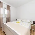 Appartement Two-bedroom In Sevid